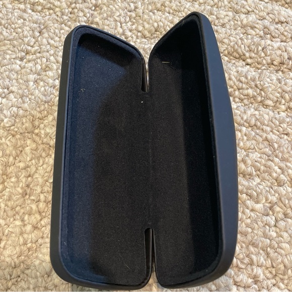 AUTHENTIC- NAUTICA - NAVY BLUE - HARD EYEGLASSES CASE - Picture 3 of 5